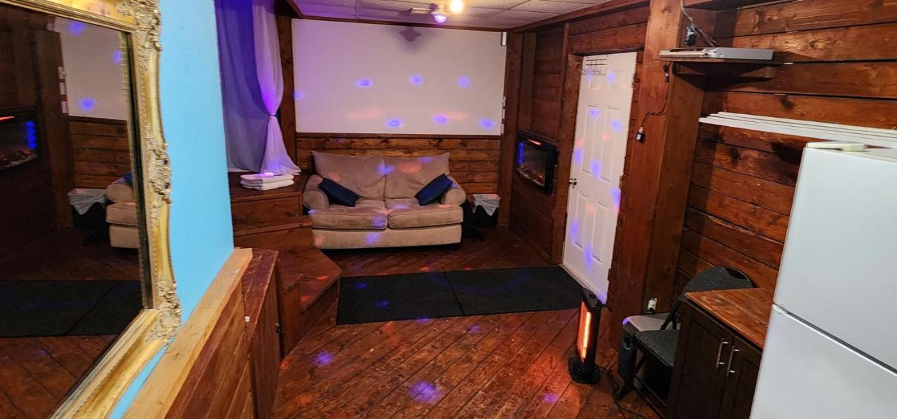 Petit Studio Tres Intime, Avec Spa Interieur Au Coeur De Shawinigan Kültér fotó