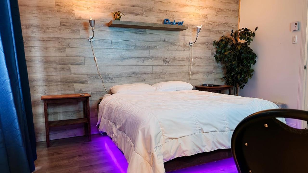 Petit Studio Tres Intime, Avec Spa Interieur Au Coeur De Shawinigan Kültér fotó
